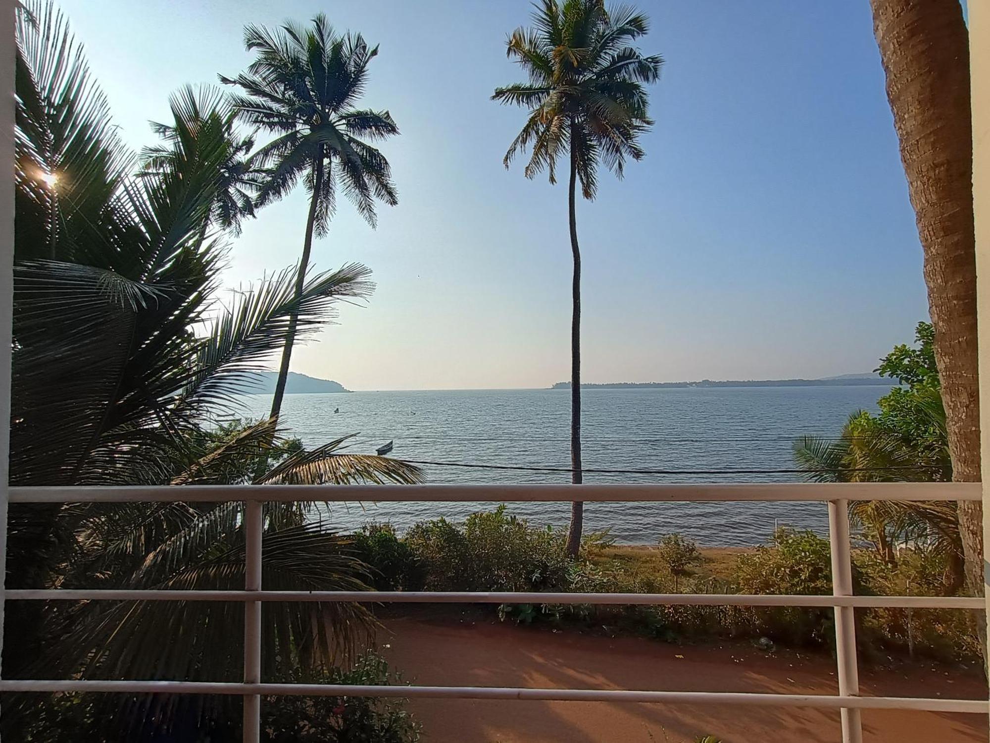 Gs Home On The Bay - Super Sea View Glass Studio Apartment Vagator Exterior foto